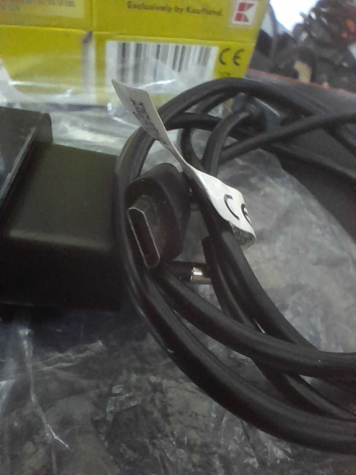 Ladowarka do smartfon + kabel 1A