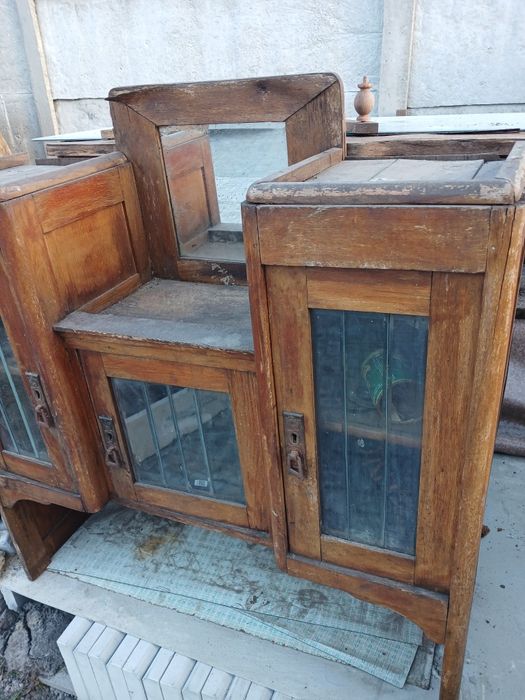 Продам антикварну мебель  под реставрацію.