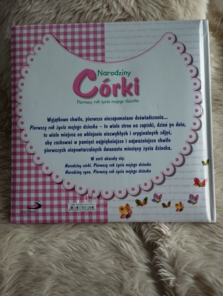 Album narodziny córki, pierwszy rok życia dziecka