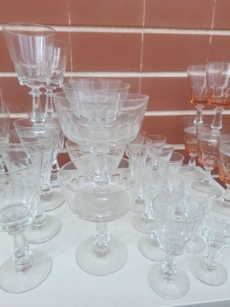 Conjunto completo 36 copos de cristal vindos de Moçambique