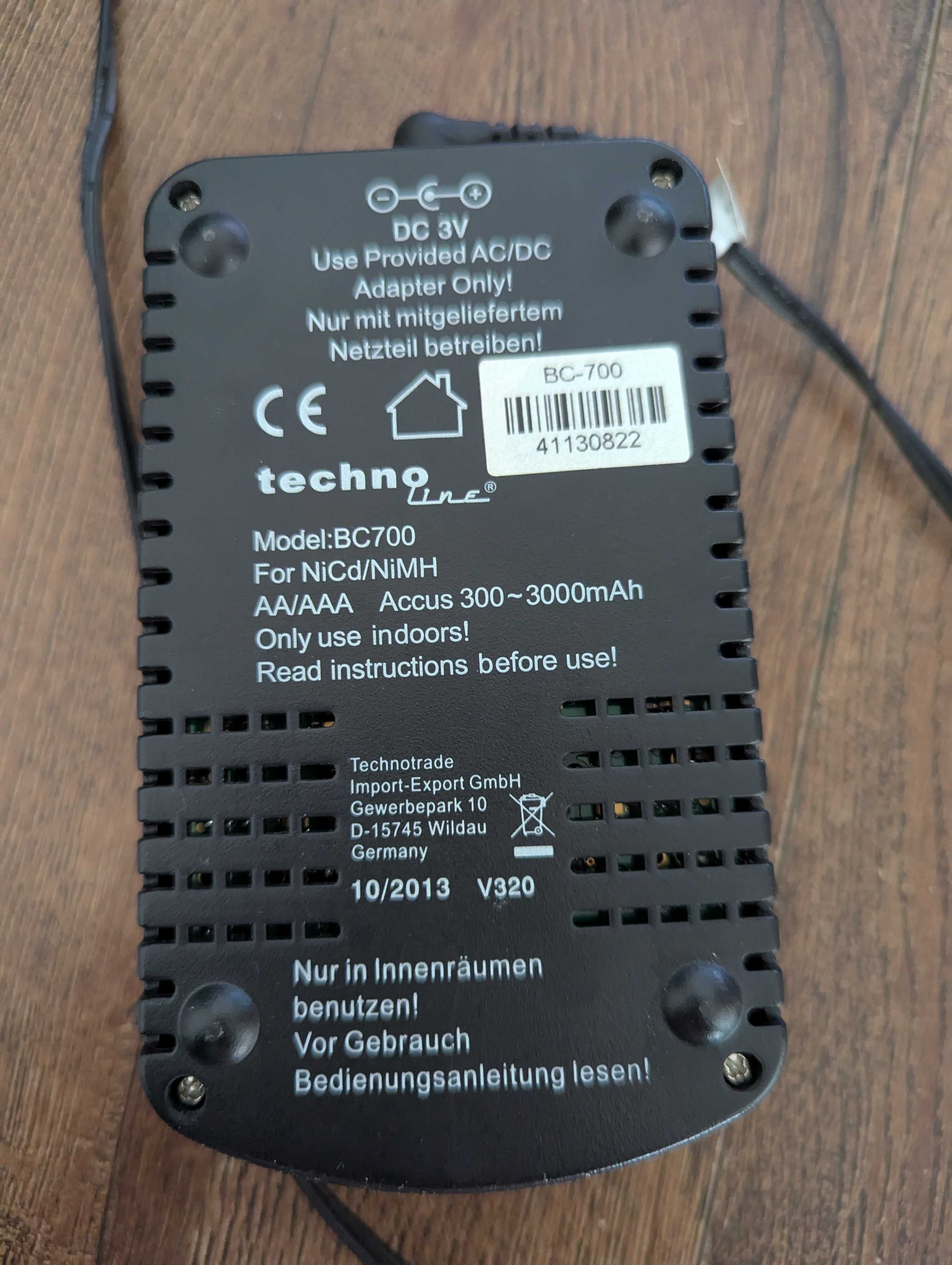 Mikroprocesorowa ładowarka technoline BC-700