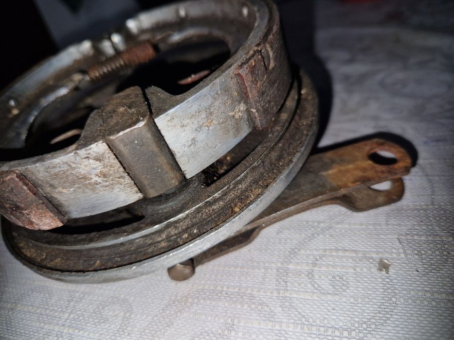 Beben hamulca szczekotrzymacz koła jawa 50 mustang kaczka pancerka