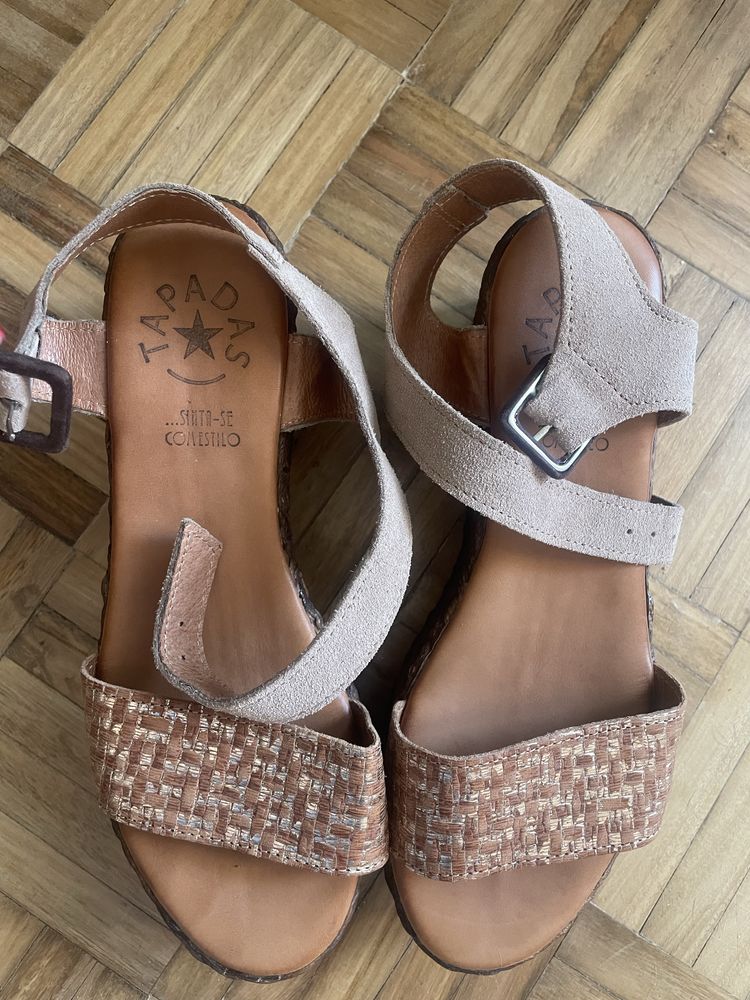 Sandalias, marca Tapadas n°39, em bom estado