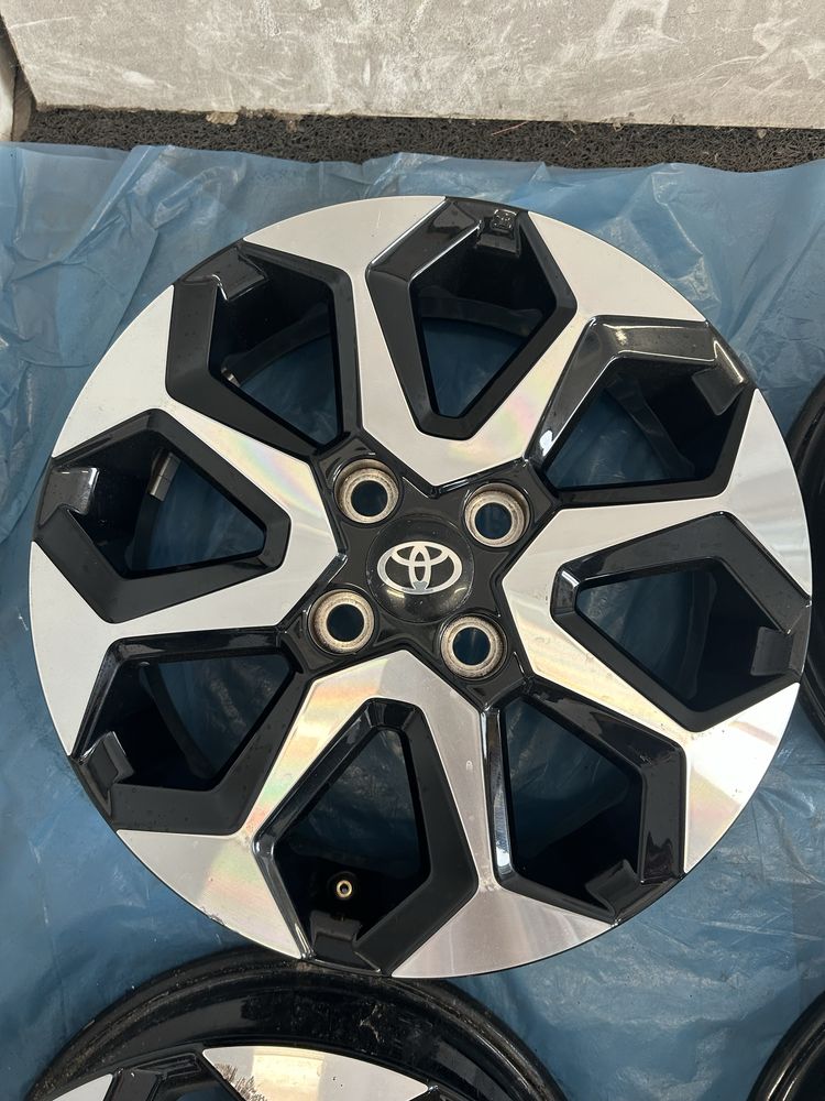 381 Felgi Aluminiowe ORYGINAŁ Toyota R 15 4x100
