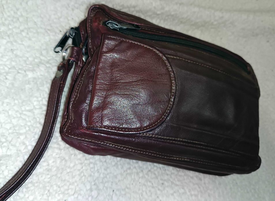 Сумка барсетка из натуральной кожи.