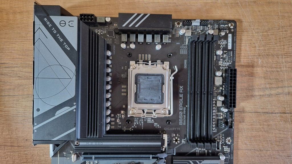 Płyta główna Gigabyte B650 EAGLE AXII box gwarancja nr. 3086