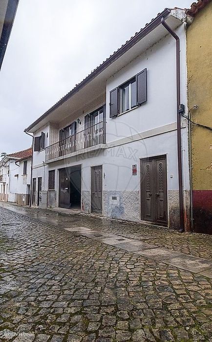 Moradia T4 para venda