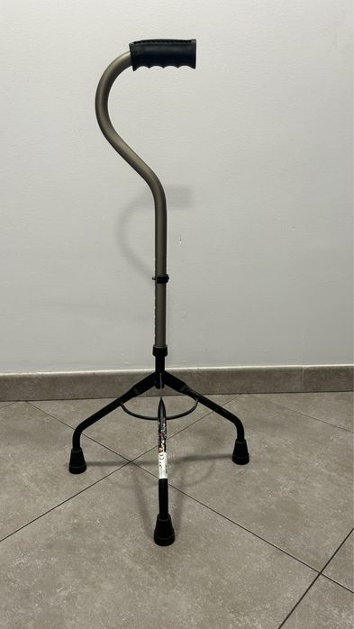 Bengala de três pés