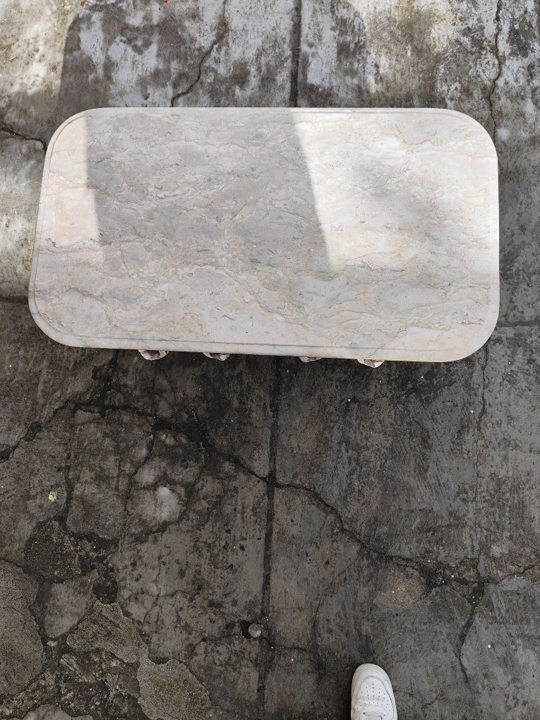 Mesa de centro , com pedra mármore