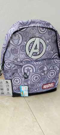 Mochila Marvel para portátil entrada USB NOVA