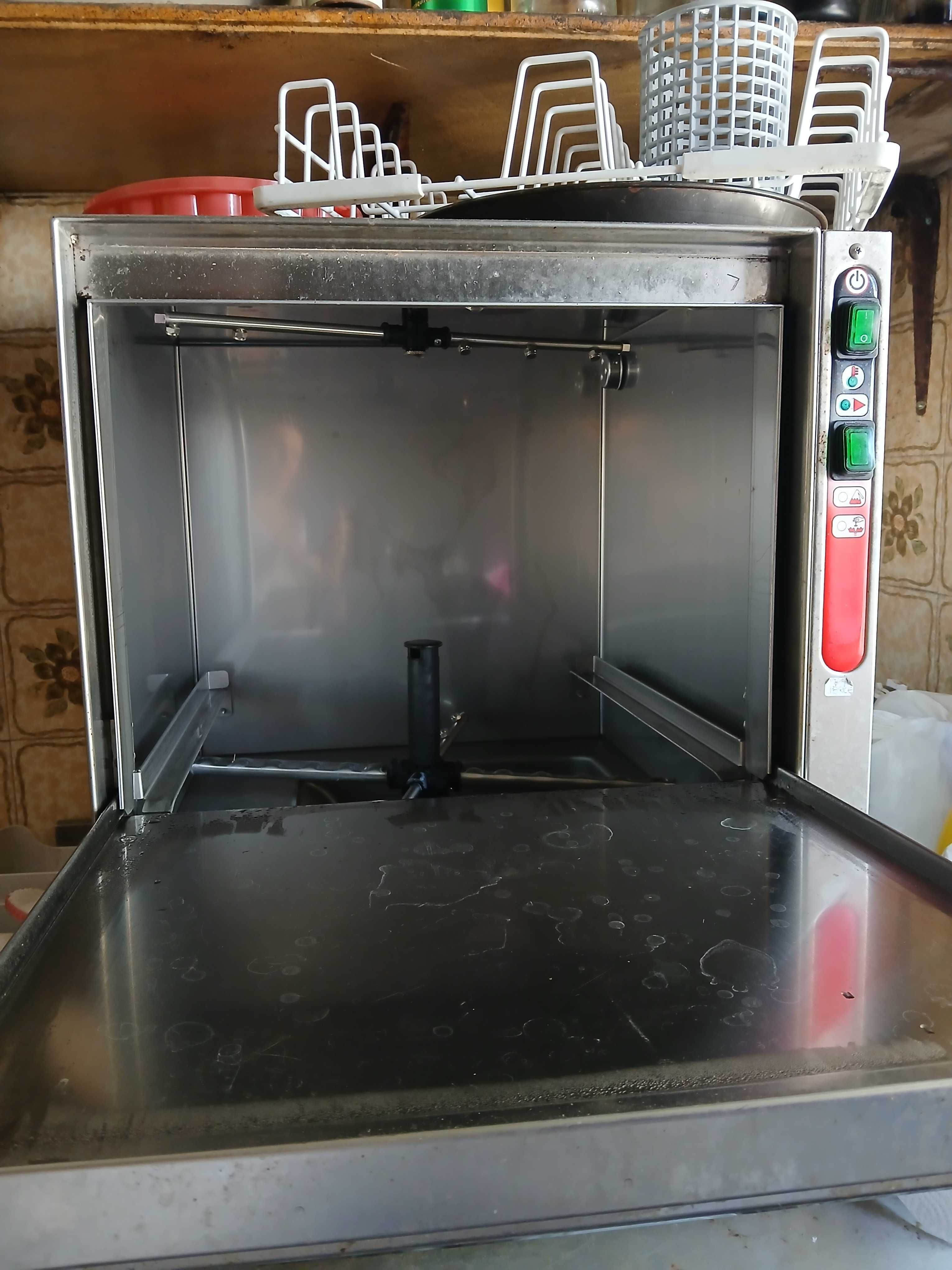 Máquina de lavar loiça para café - restaurante