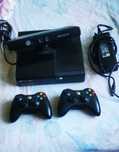 Konsola XBox 360 E+akcesoria