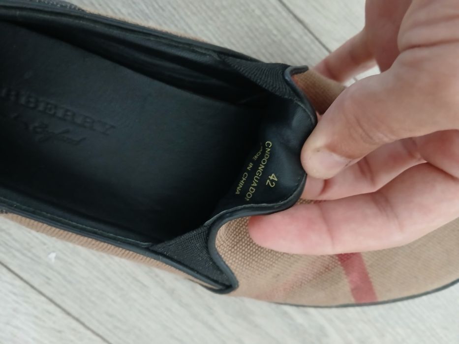 Sapatos burberry usados