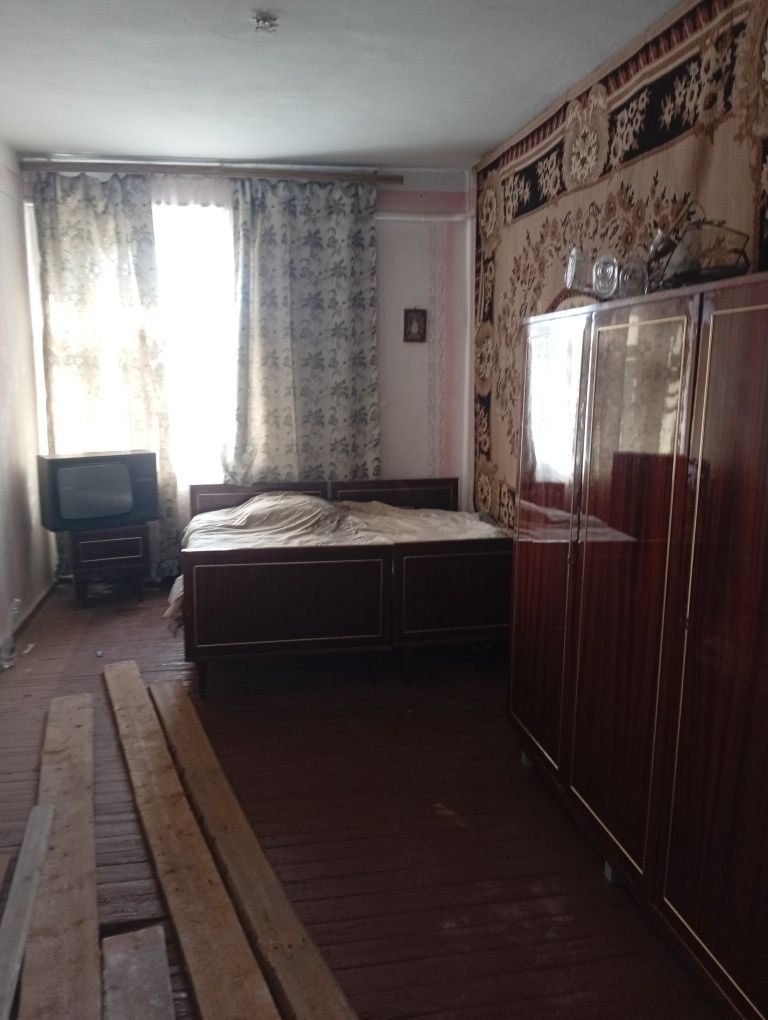 Продається будинок в центрі міста