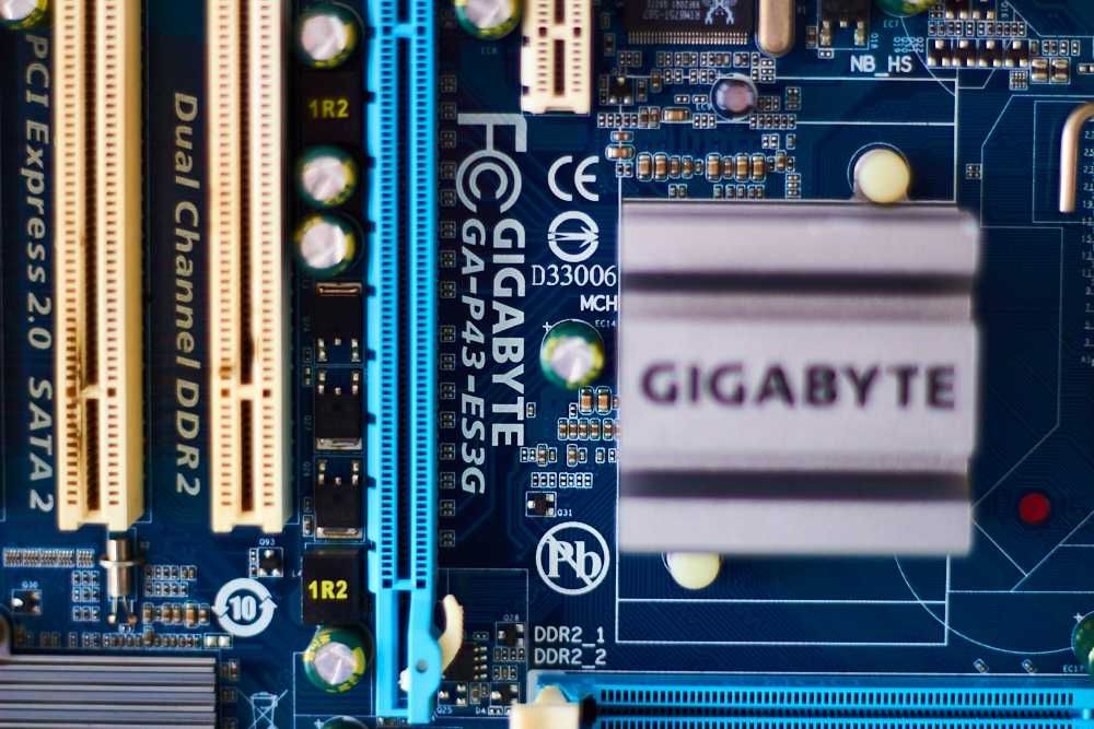Placa mae Gigabyte GA P43 ES3G e Processador Intel '06 X5450 XEON
