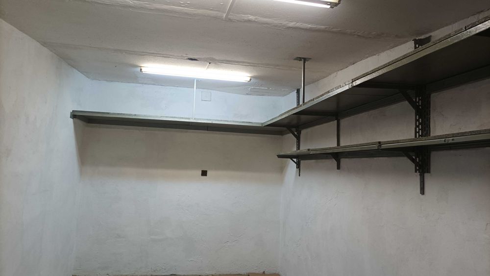 Garaż-wynajmę, hala targowa-sąsiedztwo.