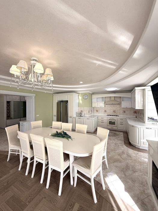 Велика 3к-Квартира з Авторським ремонтом у Калиновій Слободі.