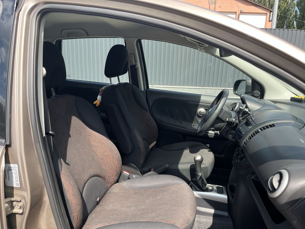 Nissan Note 2011 1.4 бензин