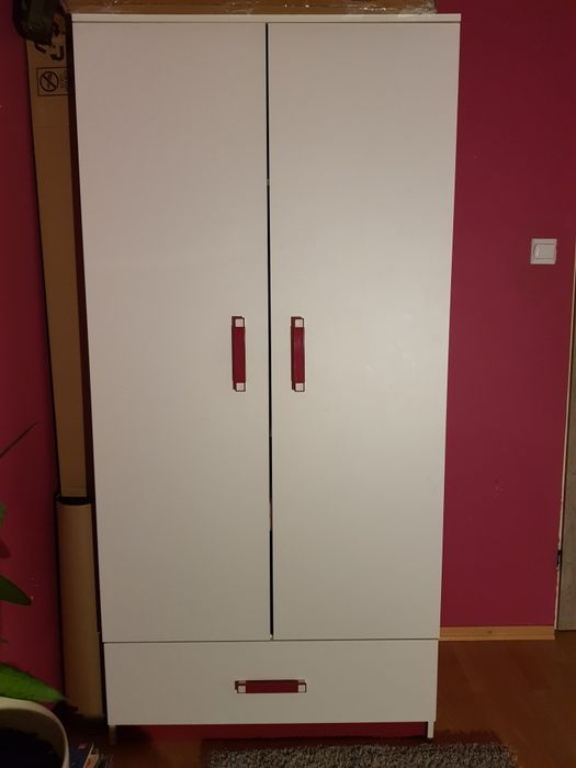 Różowe meble zestaw.