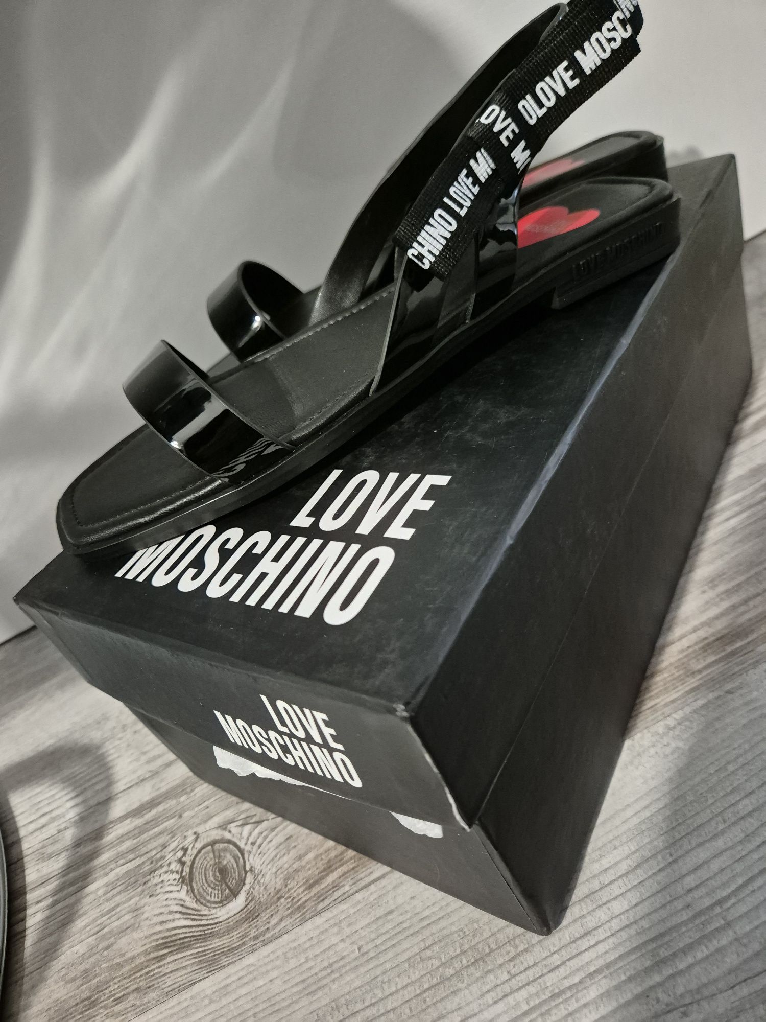 Sandałki buty moschino 38