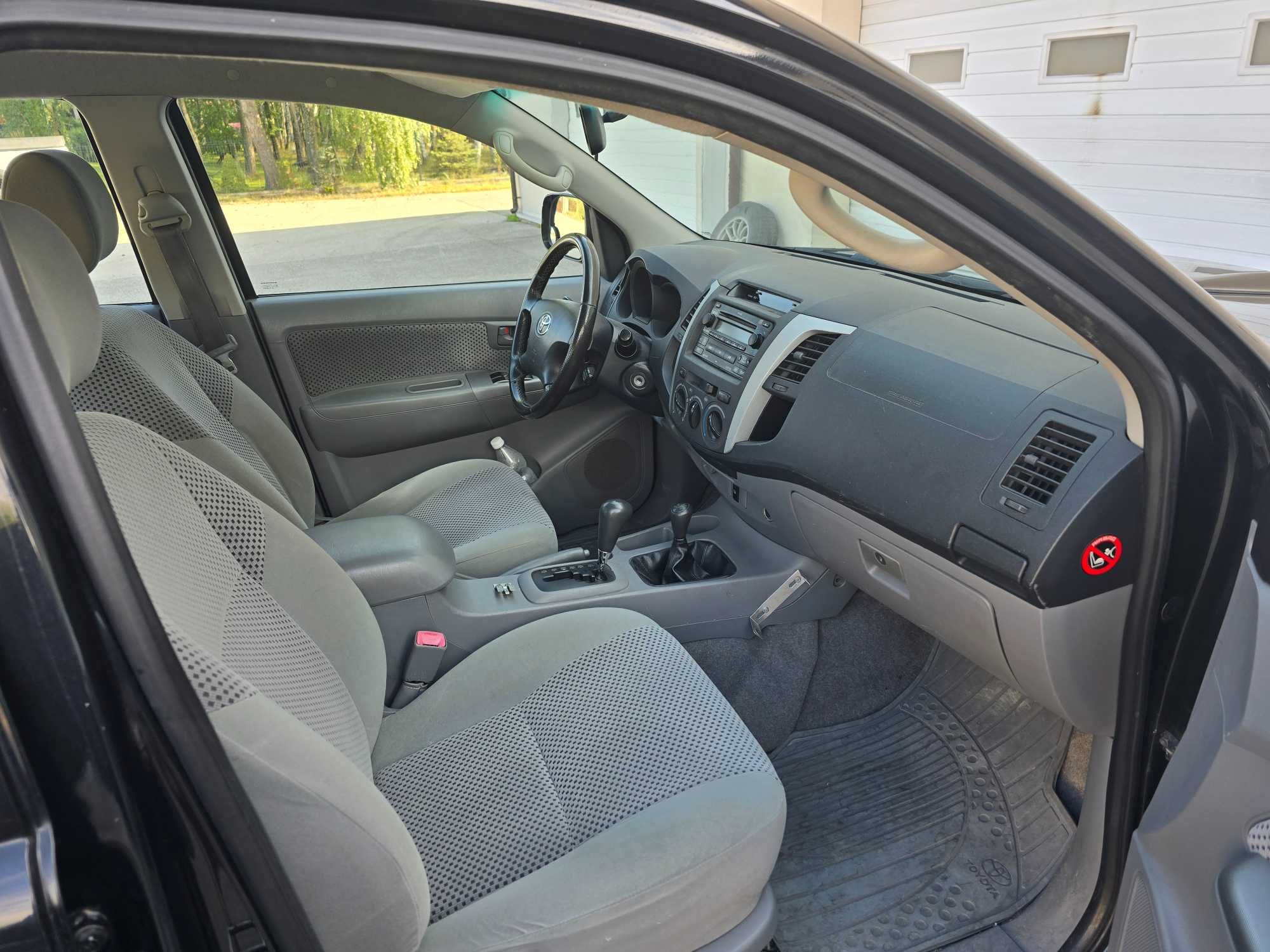 Toyota hilux 3.0 d4d automat