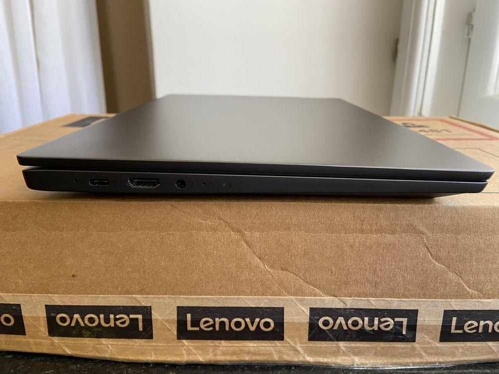 Lenovo Idea Pad 5, 14” 16GB RAM 512 GB SSD Rysen 5 Radeon Graphics