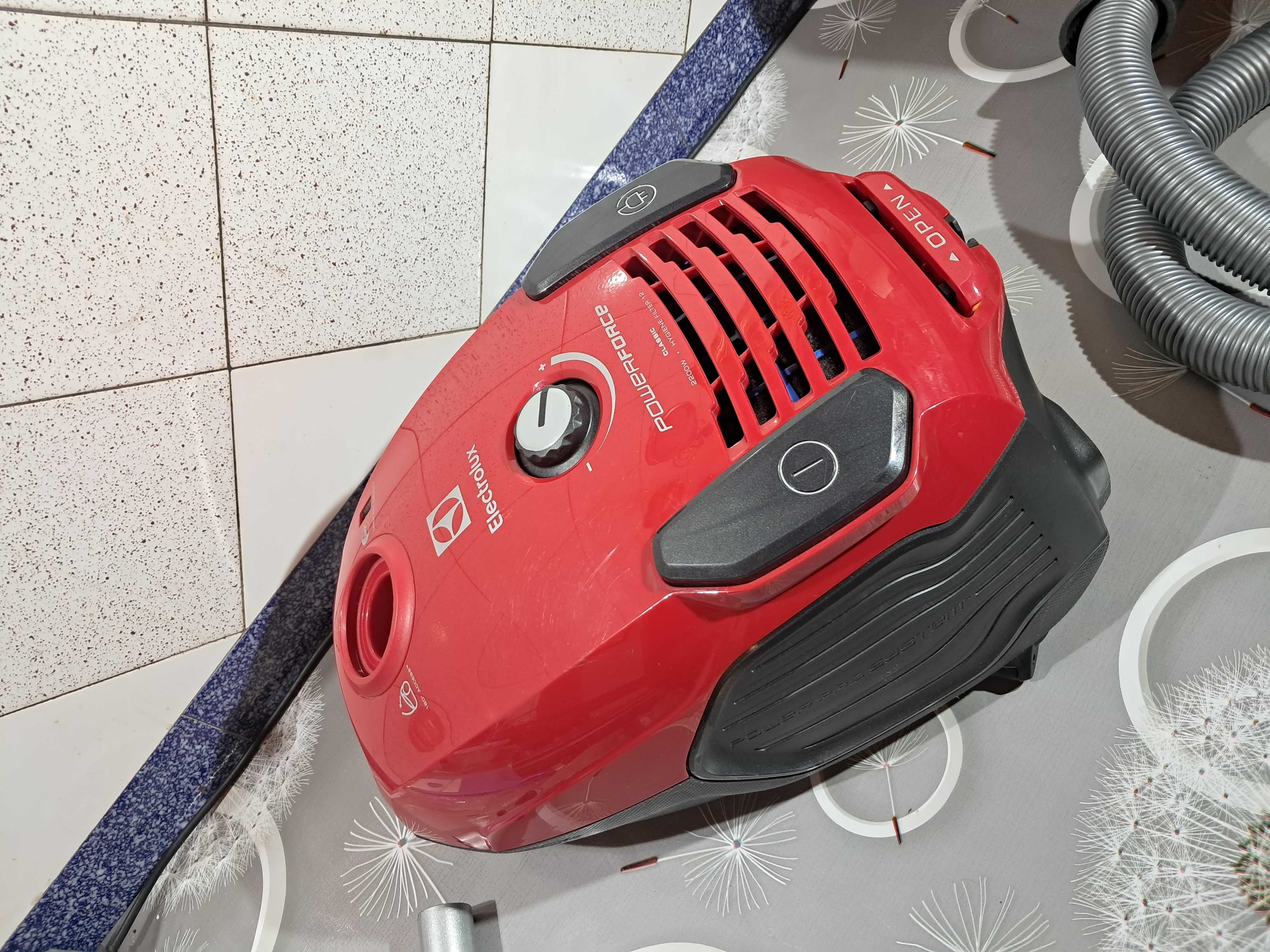 Пылесос Electrolux POWERFORCE как новый