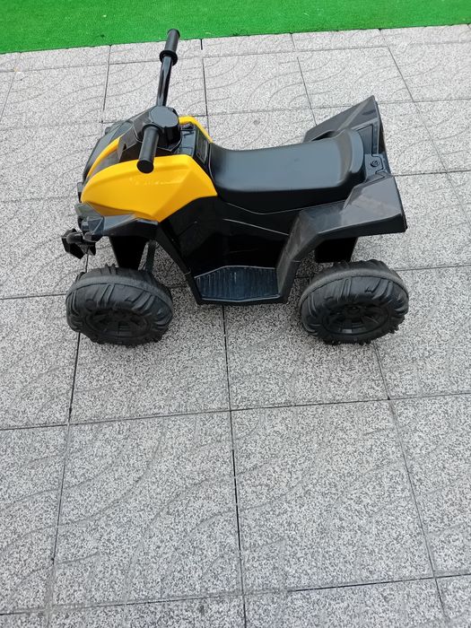 Moto 4 usada a bateria