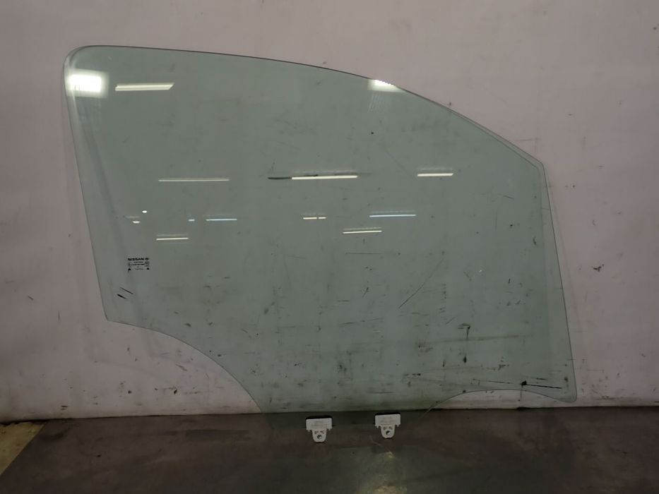 SZYBA BOCZNA PRAWA PRZEDNIA DRZWI NISSAN NV200