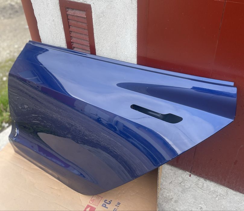 Двері задні ліві Tesla model 3