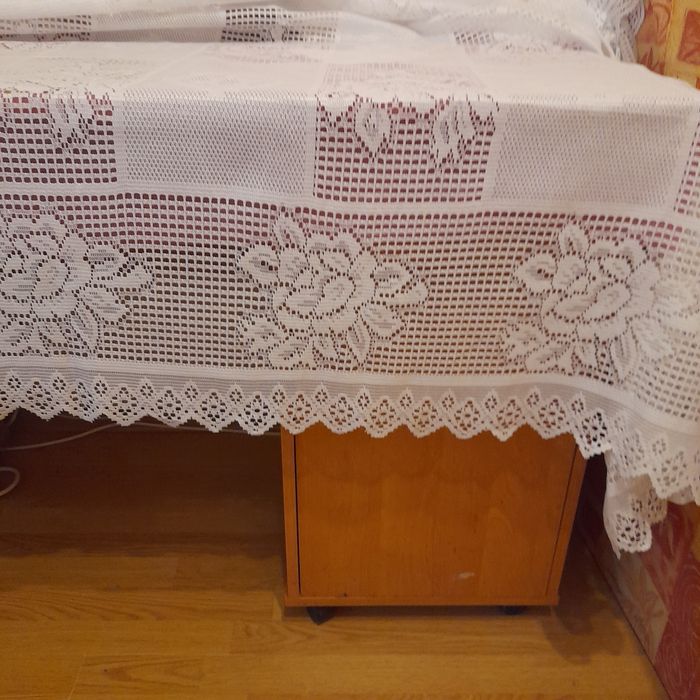 Продам скатерть ажурную