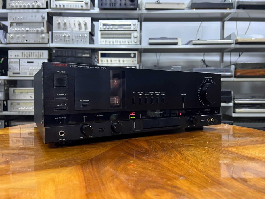 Wzmacniacz Luxman LV-103 Audio Room