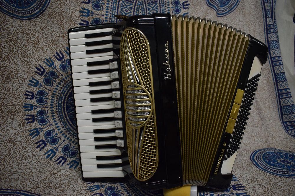 Acordeao hohner Cornelia III 3 voz, N 13