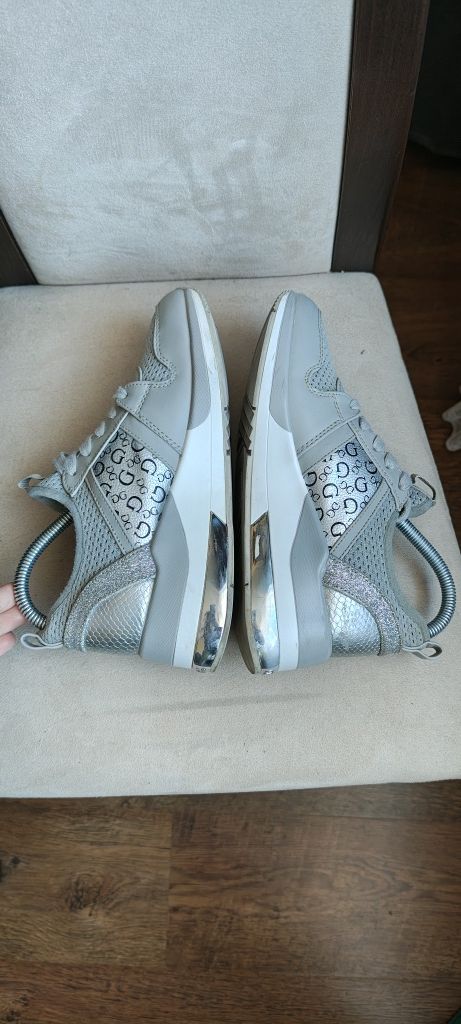 Buty Guess sneakersy r 37 /38