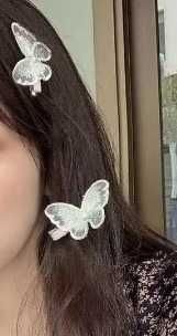 Biała spinka do włosów, haftowany motyl+perełka, wesele/ślub/komunia