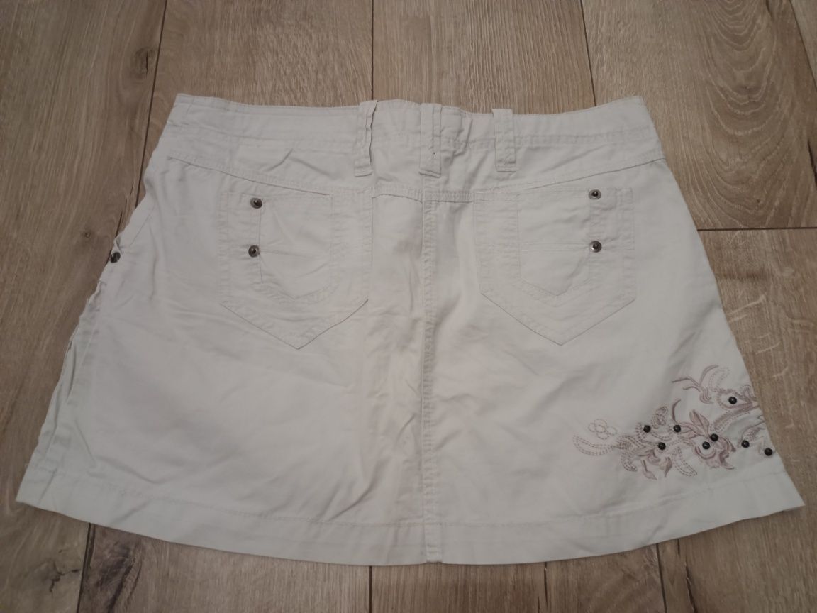 Letnia spódnica mini