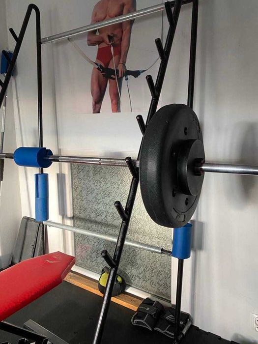 Solidny stojak na sztangi