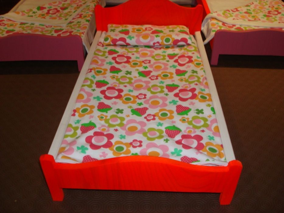 Cama para bonecas em madeira NOVA