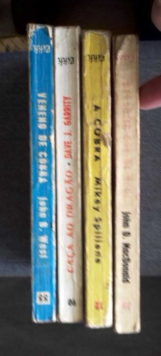 vários livros de bolso