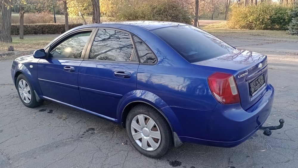 Шевро лачети 1.8 на газу с кондиционером