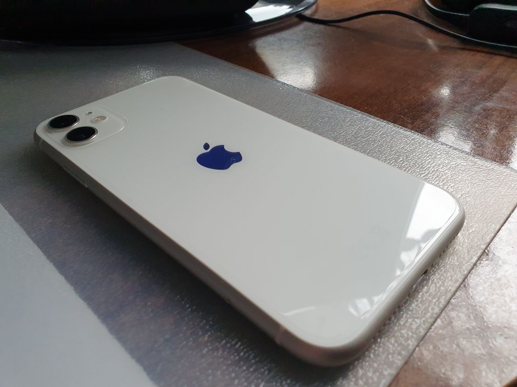 iPhone 11 wersja 128GB stan jak nowy