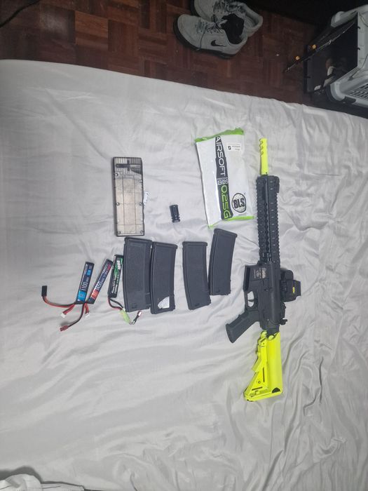 Vendo arma de airsoft  com garantia