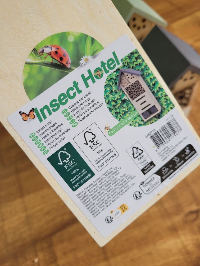 Domek dla owadów insect hotel drewniany