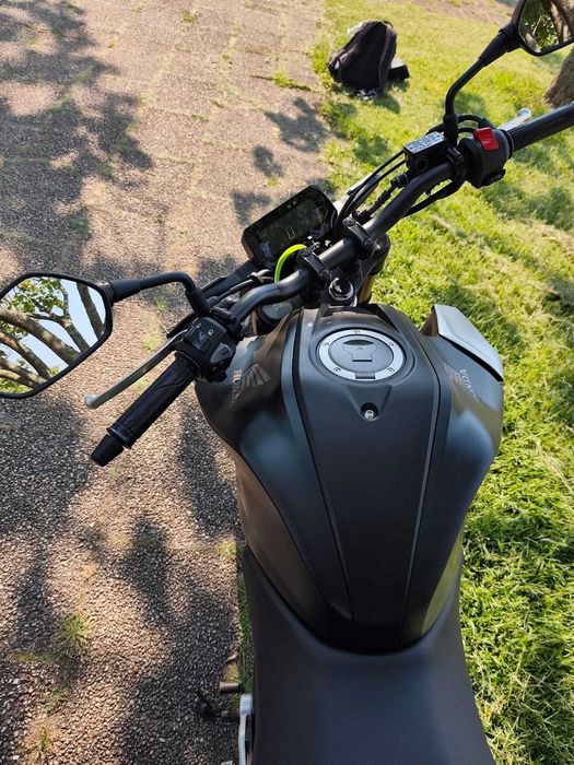 Honda CB125R como nova