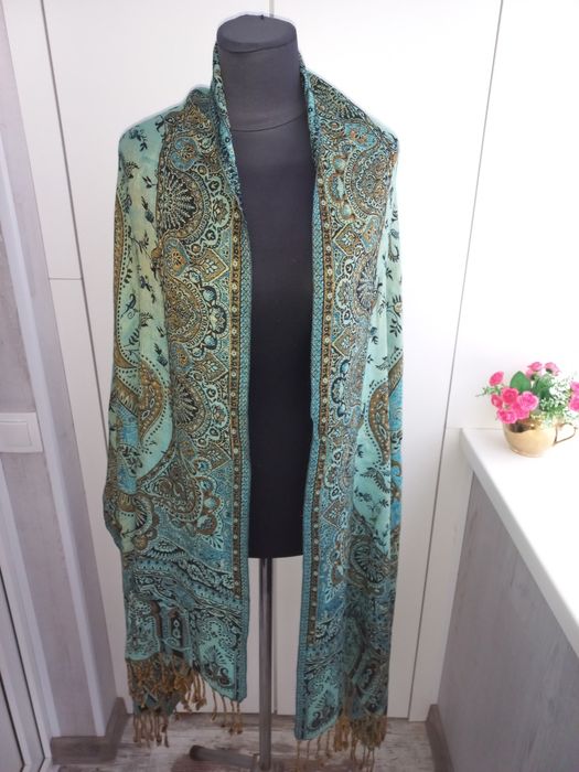 Чудовий палантин,шарф! Розмір 200×70.