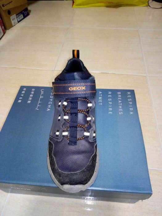 Dê uma 2ª oportunidade ao calçado de criança