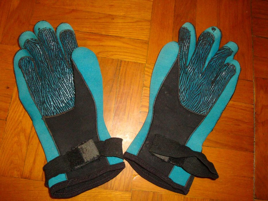 Перчатки неопреновые  , размер L-XL ( 18-21 см) , толщина 3 мм