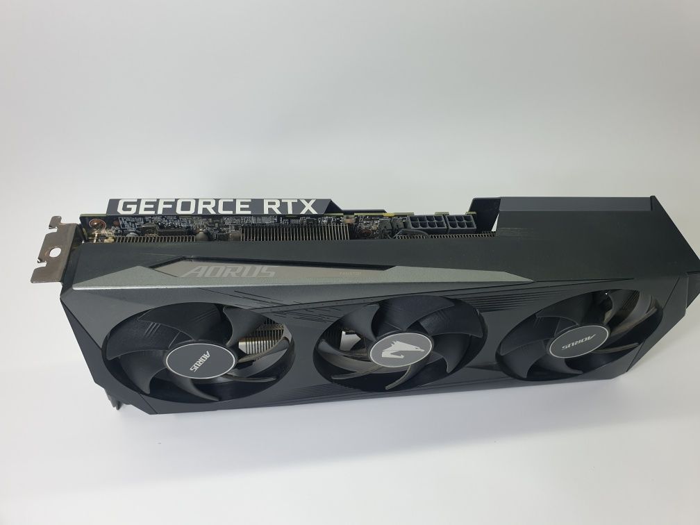 Видеокарту Gigabyte GEFORCE RTX 3060 12GB AORUS