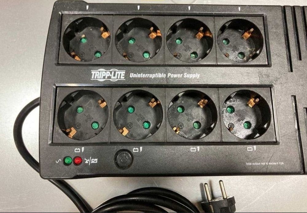 Джерело безперебійного живлення (ДБЖ) APC Back-UPS 650 ,