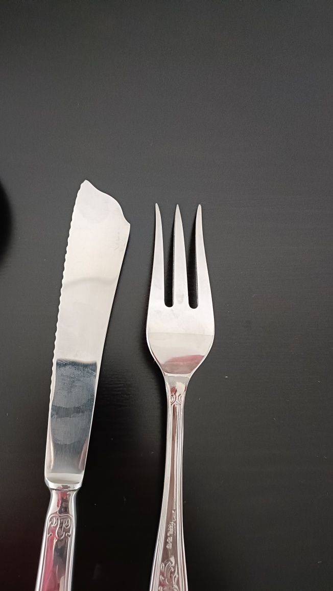 Peças de faqueiro em inox, novas.